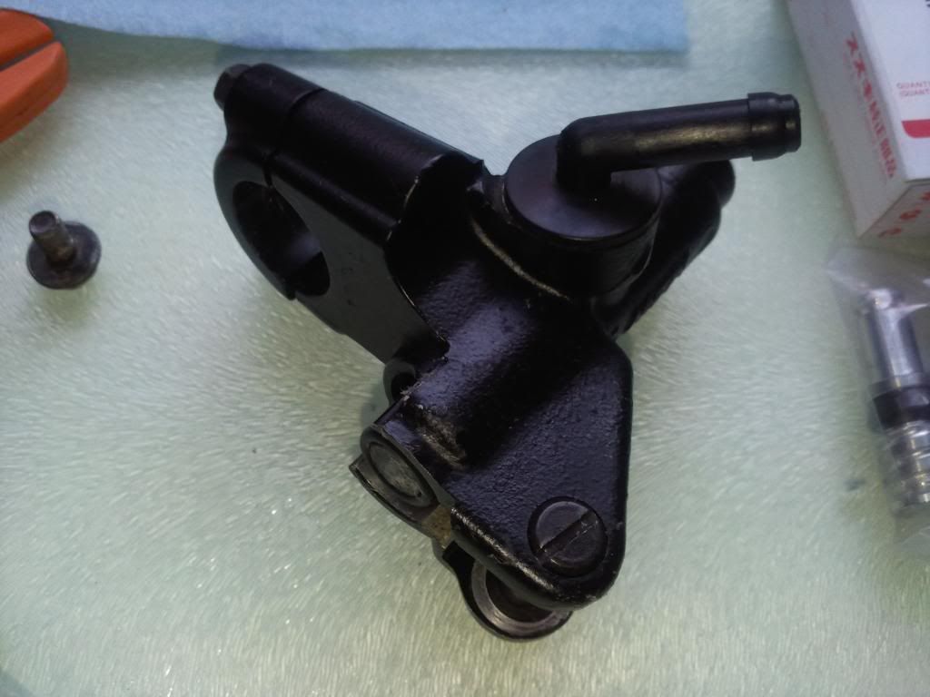 How difficult is it to repair a master cylinder on a Suzuki motorcycle